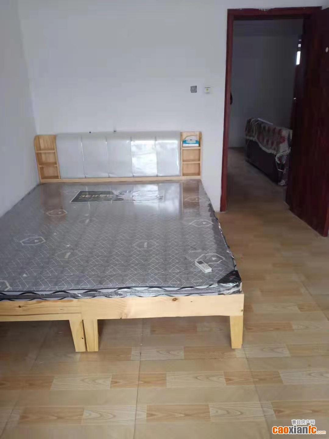 環(huán)島花園閣樓2室家具家電齊全領(lǐng)包入住年租一萬 曹縣房產(chǎn)標哥
