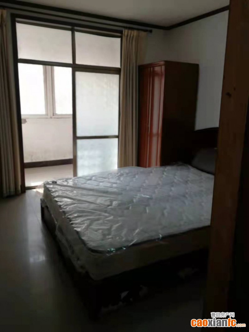 芙蓉家園多層2樓東邊戶有暖氣三室兩廳一衛(wèi)家電家具齊全拎包入住